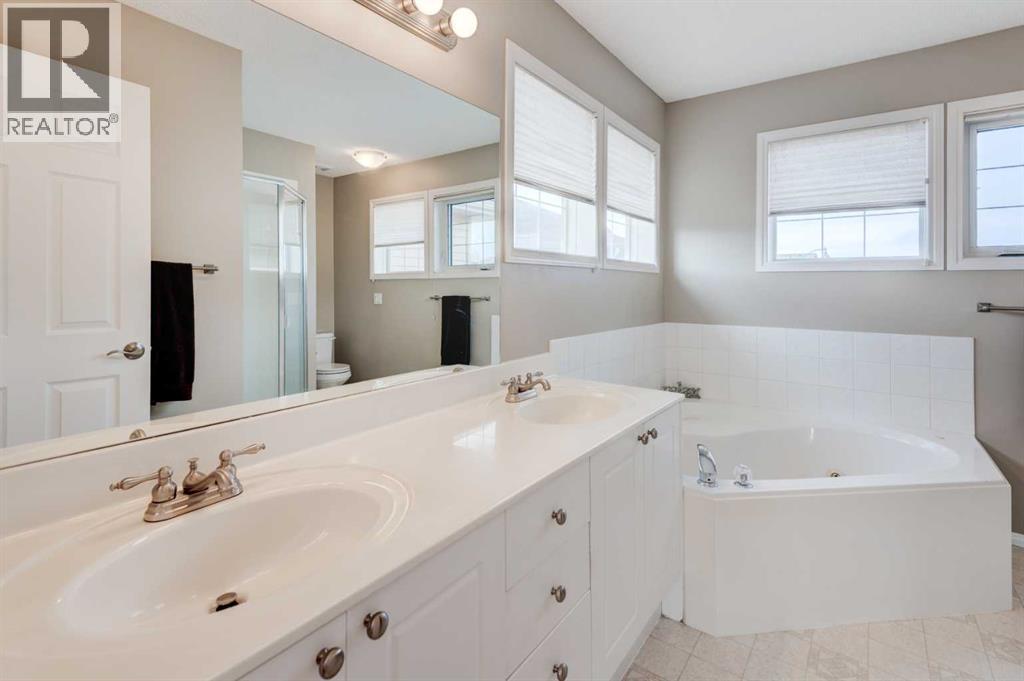 45 Cougarstone Place Sw, Calgary, Alberta  T3H 4W8 - Photo 17 - A2270286