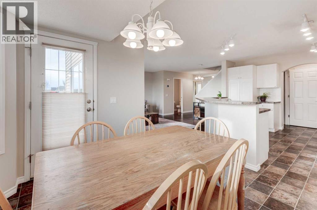 45 Cougarstone Place Sw, Calgary, Alberta  T3H 4W8 - Photo 12 - A2270286