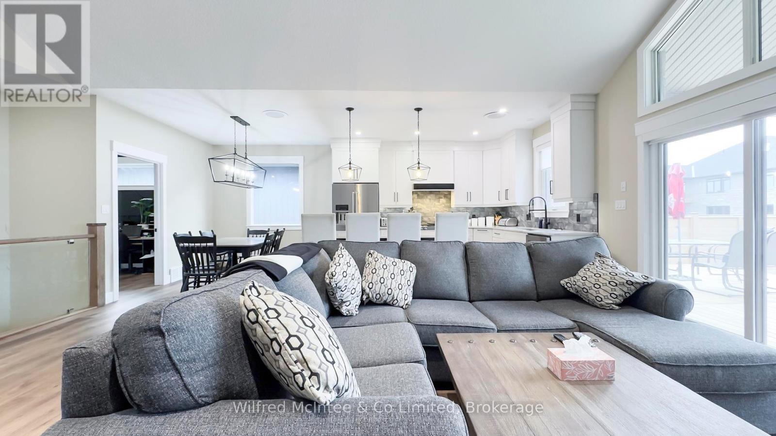 217 Irishwood Lane, Brockton, Ontario N0G 2V0 - Photo 13 - X12548974