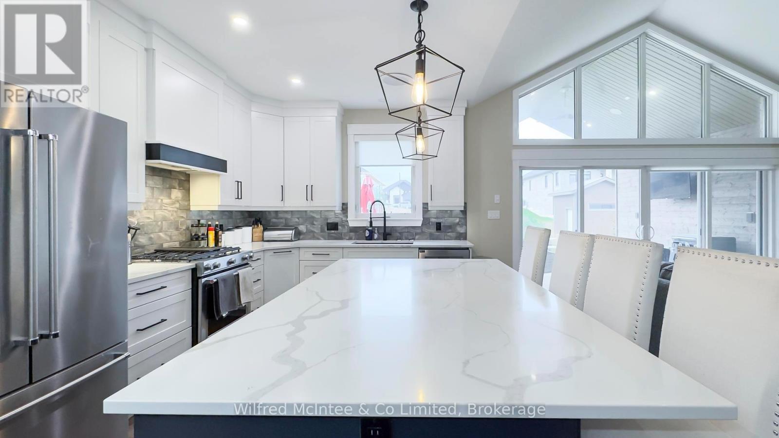 217 Irishwood Lane, Brockton, Ontario N0G 2V0 - Photo 15 - X12548974