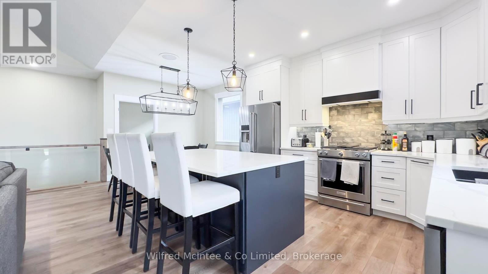 217 Irishwood Lane, Brockton, Ontario N0G 2V0 - Photo 18 - X12548974