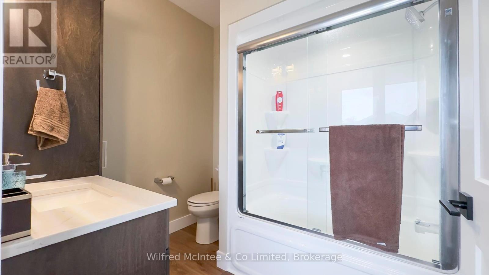 217 Irishwood Lane, Brockton, Ontario N0G 2V0 - Photo 28 - X12548974