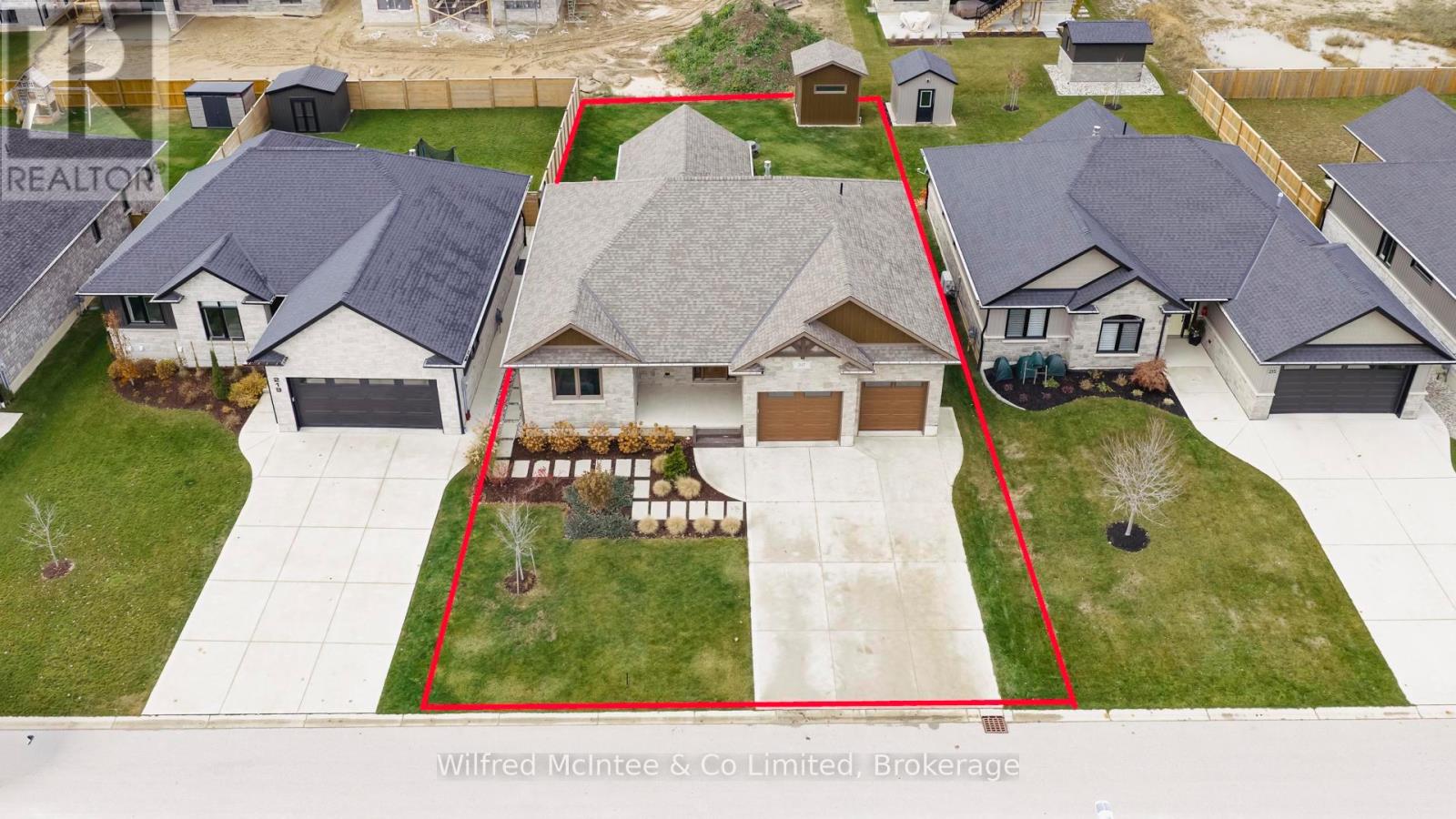 217 Irishwood Lane, Brockton, Ontario N0G 2V0 - Photo 3 - X12548974