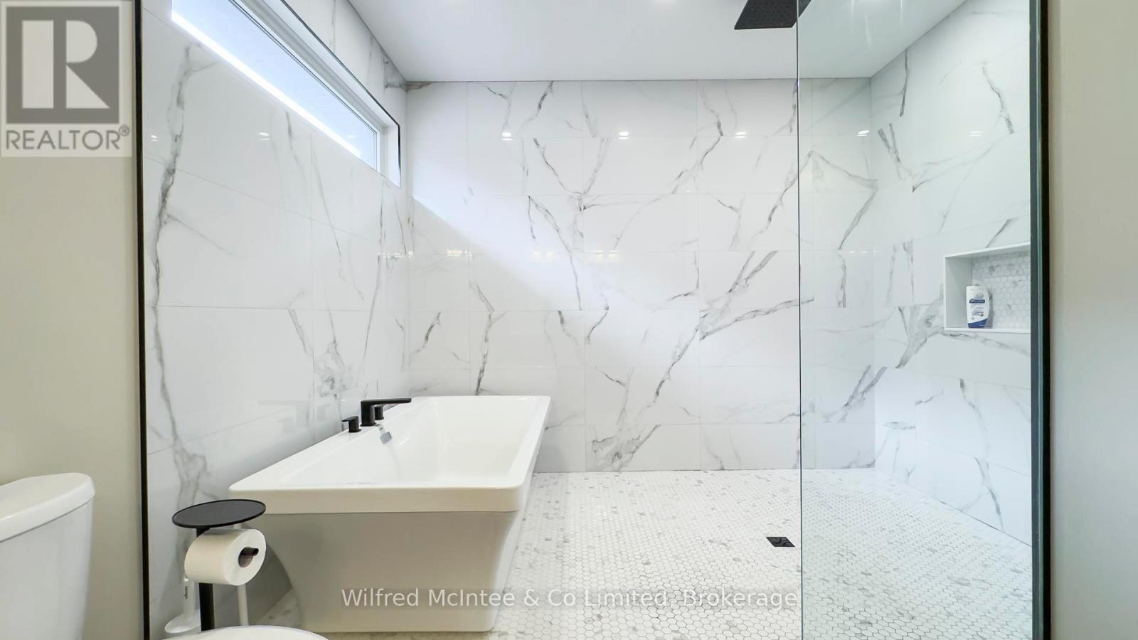 217 Irishwood Lane, Brockton, Ontario N0G 2V0 - Photo 32 - X12548974