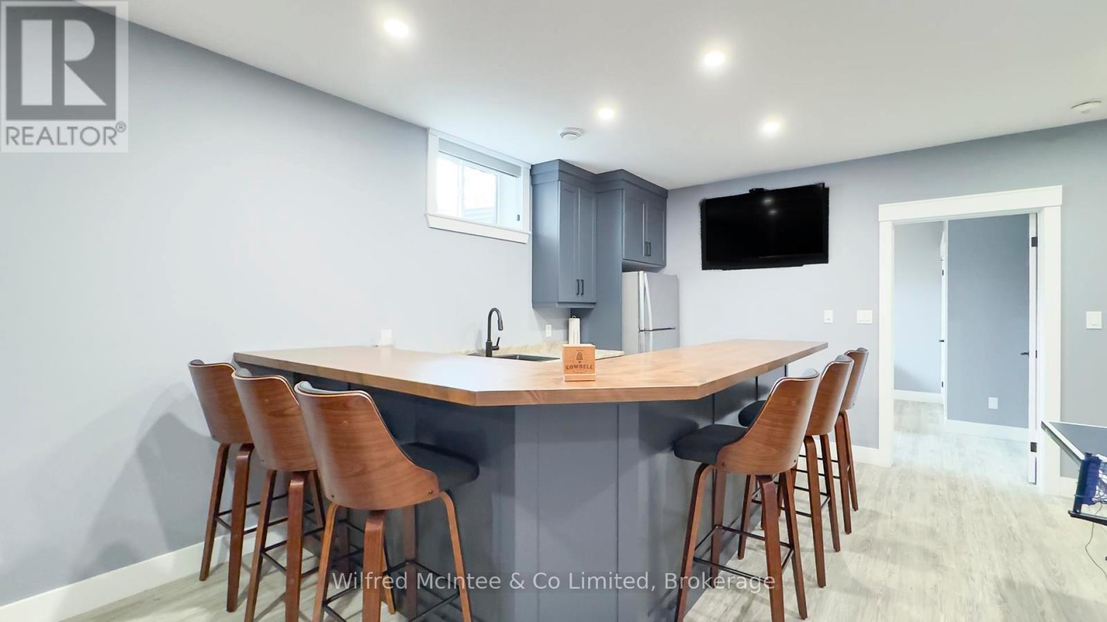 217 Irishwood Lane, Brockton, Ontario N0G 2V0 - Photo 39 - X12548974