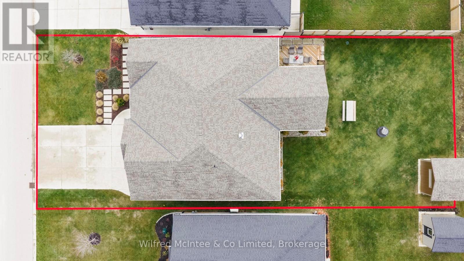 217 Irishwood Lane, Brockton, Ontario N0G 2V0 - Photo 4 - X12548974