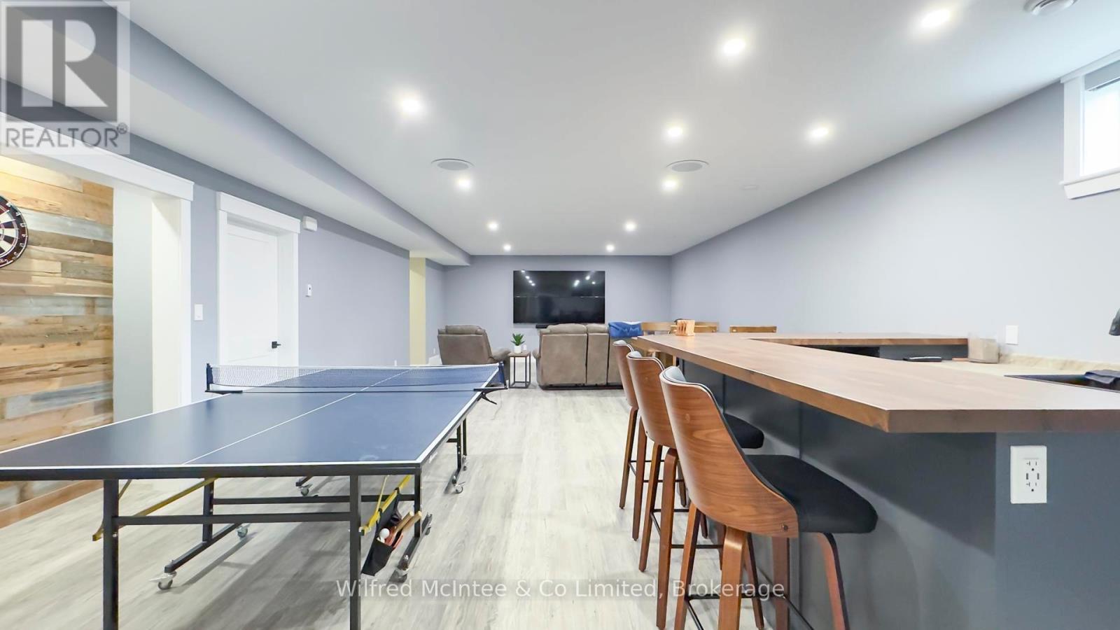 217 Irishwood Lane, Brockton, Ontario N0G 2V0 - Photo 41 - X12548974