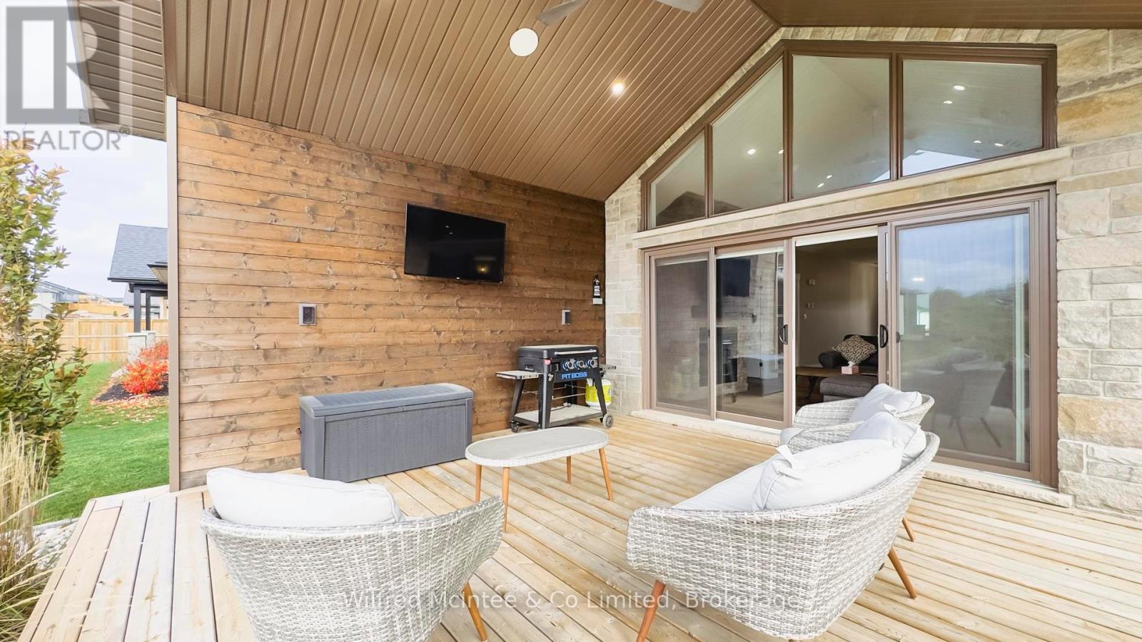 217 Irishwood Lane, Brockton, Ontario N0G 2V0 - Photo 49 - X12548974