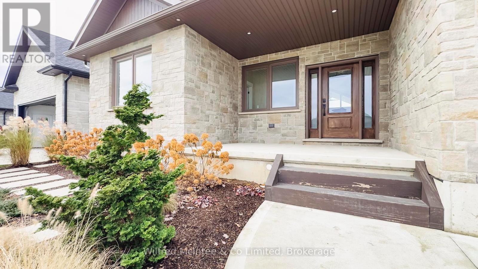 217 Irishwood Lane, Brockton, Ontario N0G 2V0 - Photo 50 - X12548974