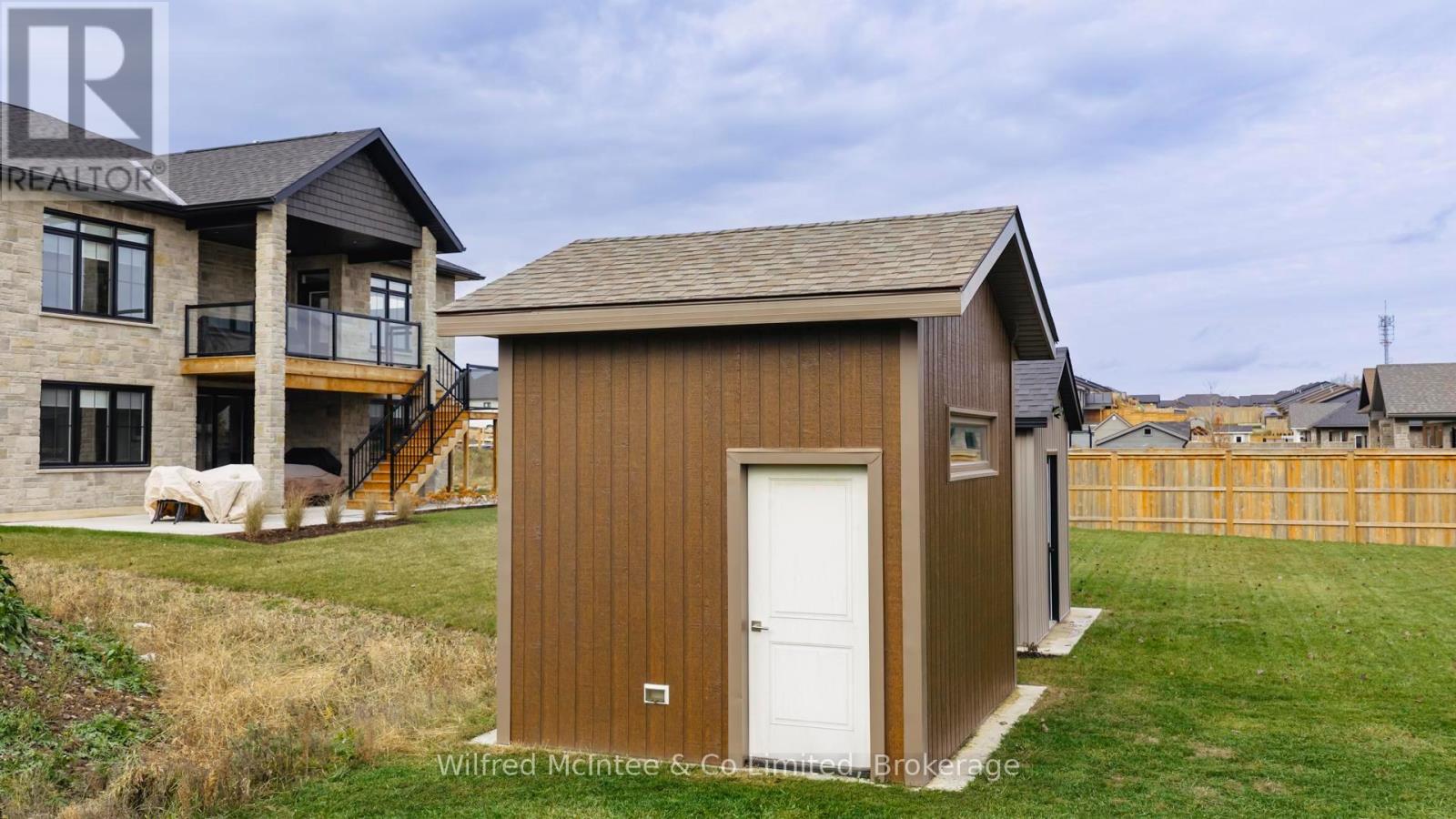 217 Irishwood Lane, Brockton, Ontario N0G 2V0 - Photo 6 - X12548974