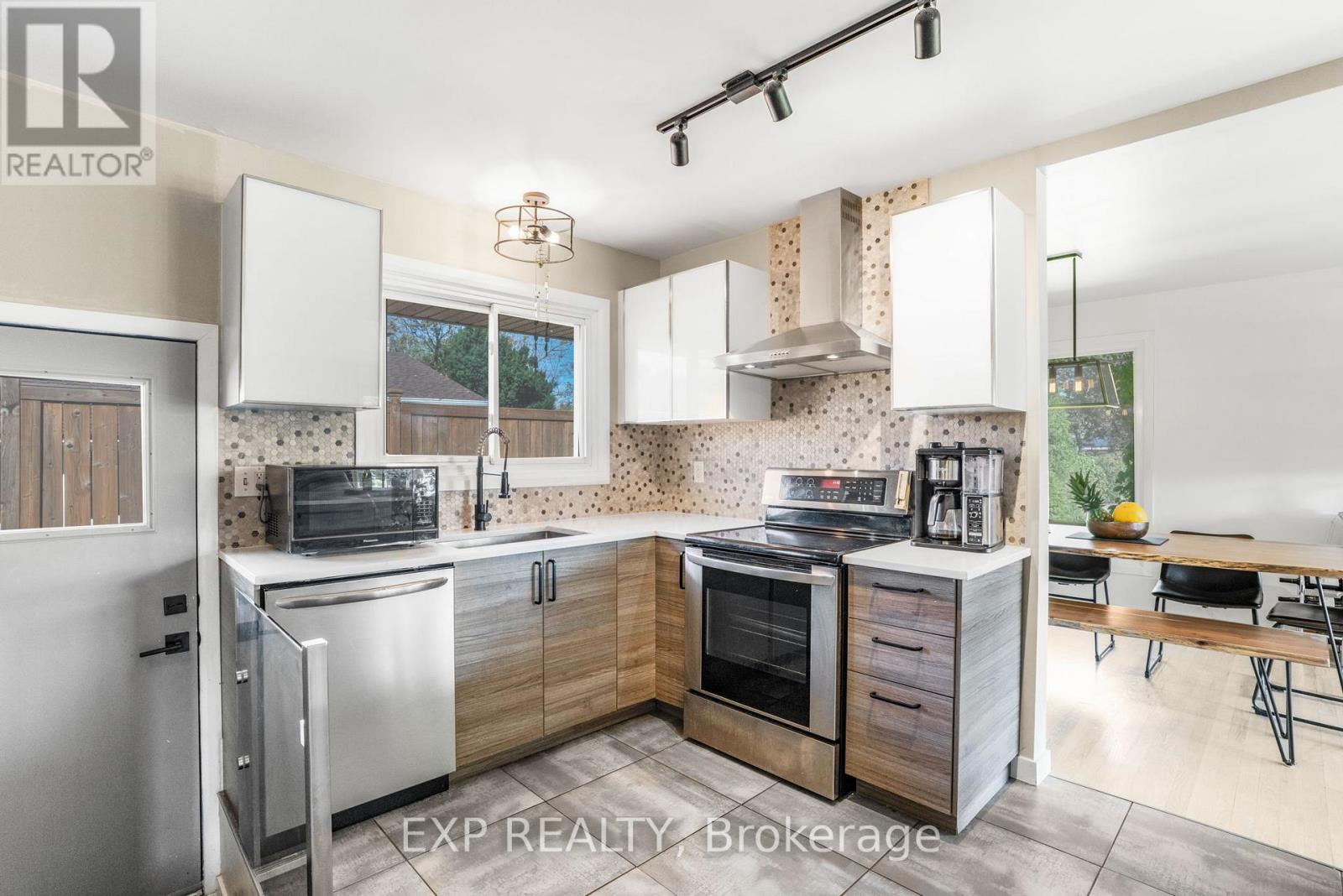 4 Aberfeldy Street, Ottawa, Ontario K2H 6H5 - Photo 11 - X12548972