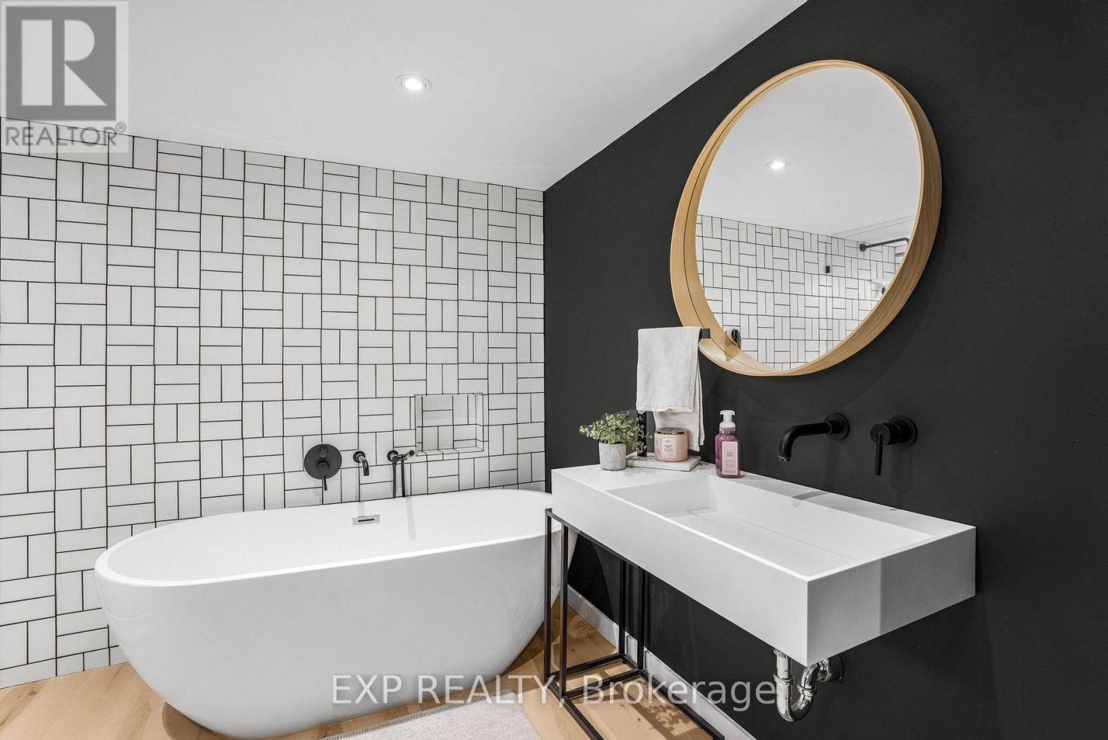 4 Aberfeldy Street, Ottawa, Ontario K2H 6H5 - Photo 28 - X12548972