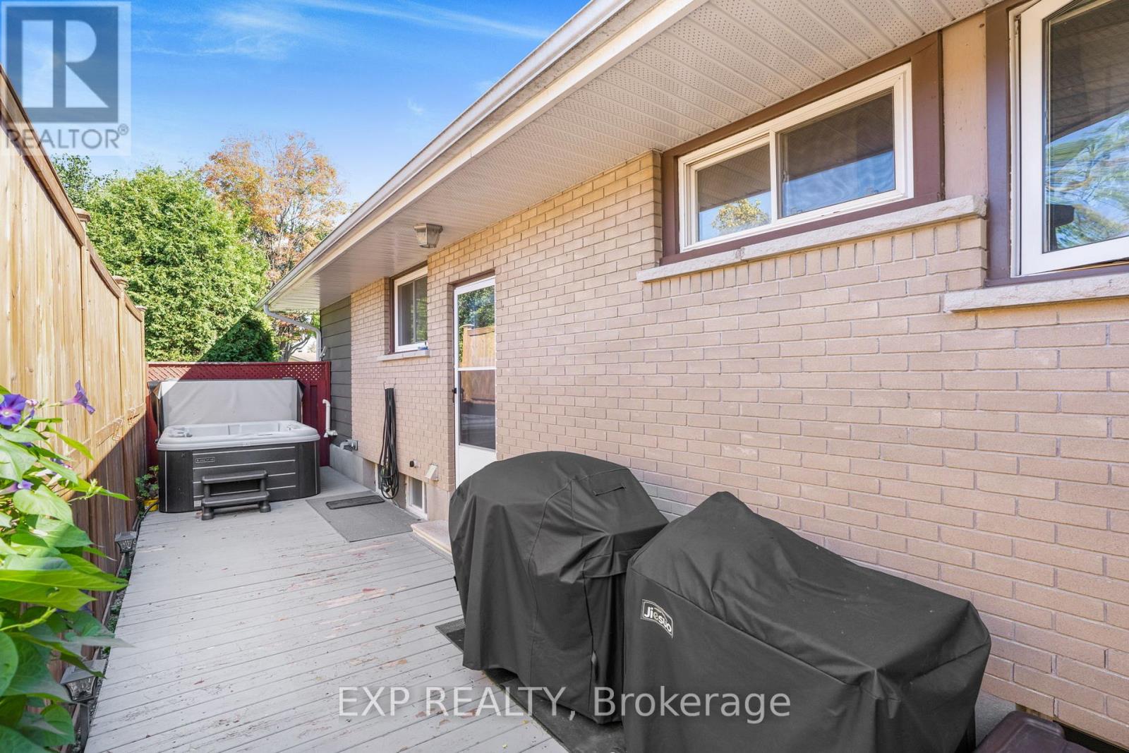 4 Aberfeldy Street, Ottawa, Ontario K2H 6H5 - Photo 30 - X12548972