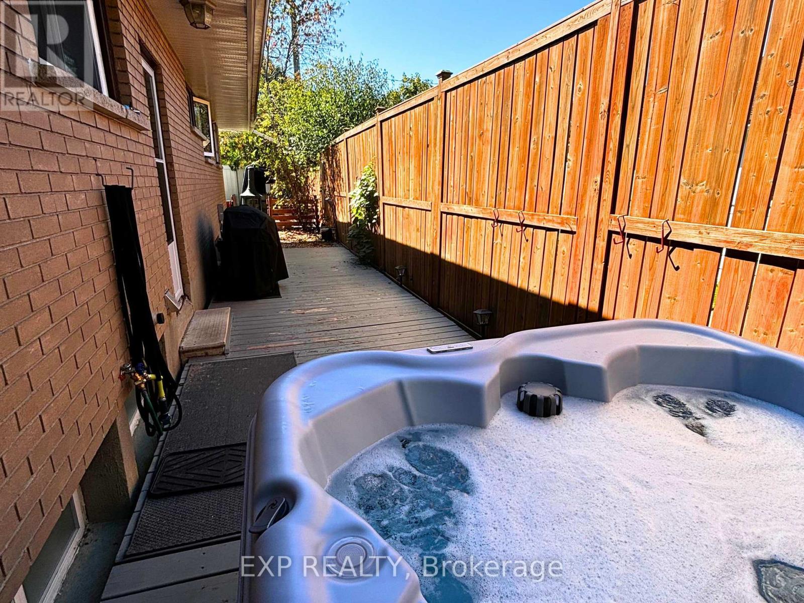 4 Aberfeldy Street, Ottawa, Ontario K2H 6H5 - Photo 32 - X12548972