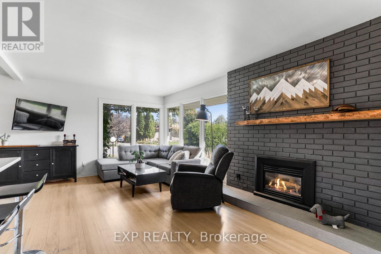 4 Aberfeldy Street, Ottawa, Ontario K2H 6H5 - Photo 4 - X12548972