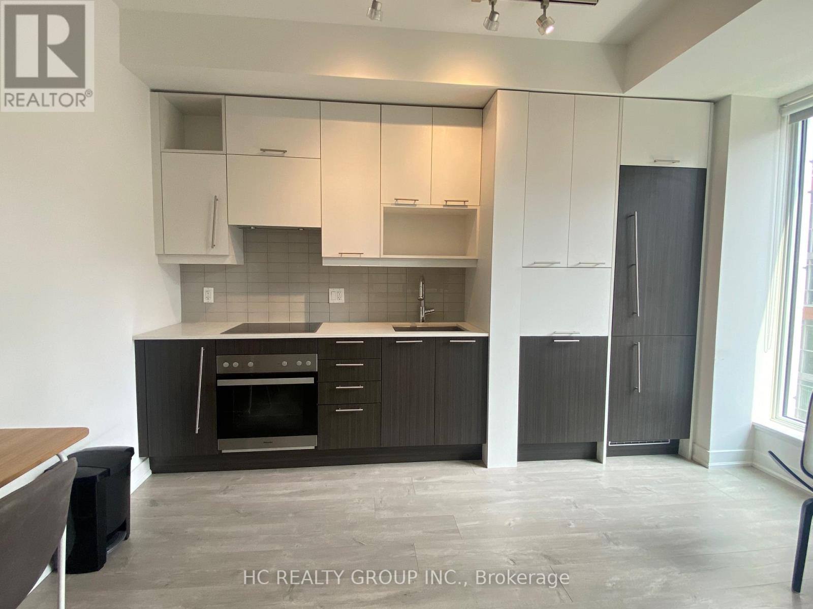 522 - 30 Nelson Street, Toronto, Ontario M5V 0H5 - Photo 4 - C12548958