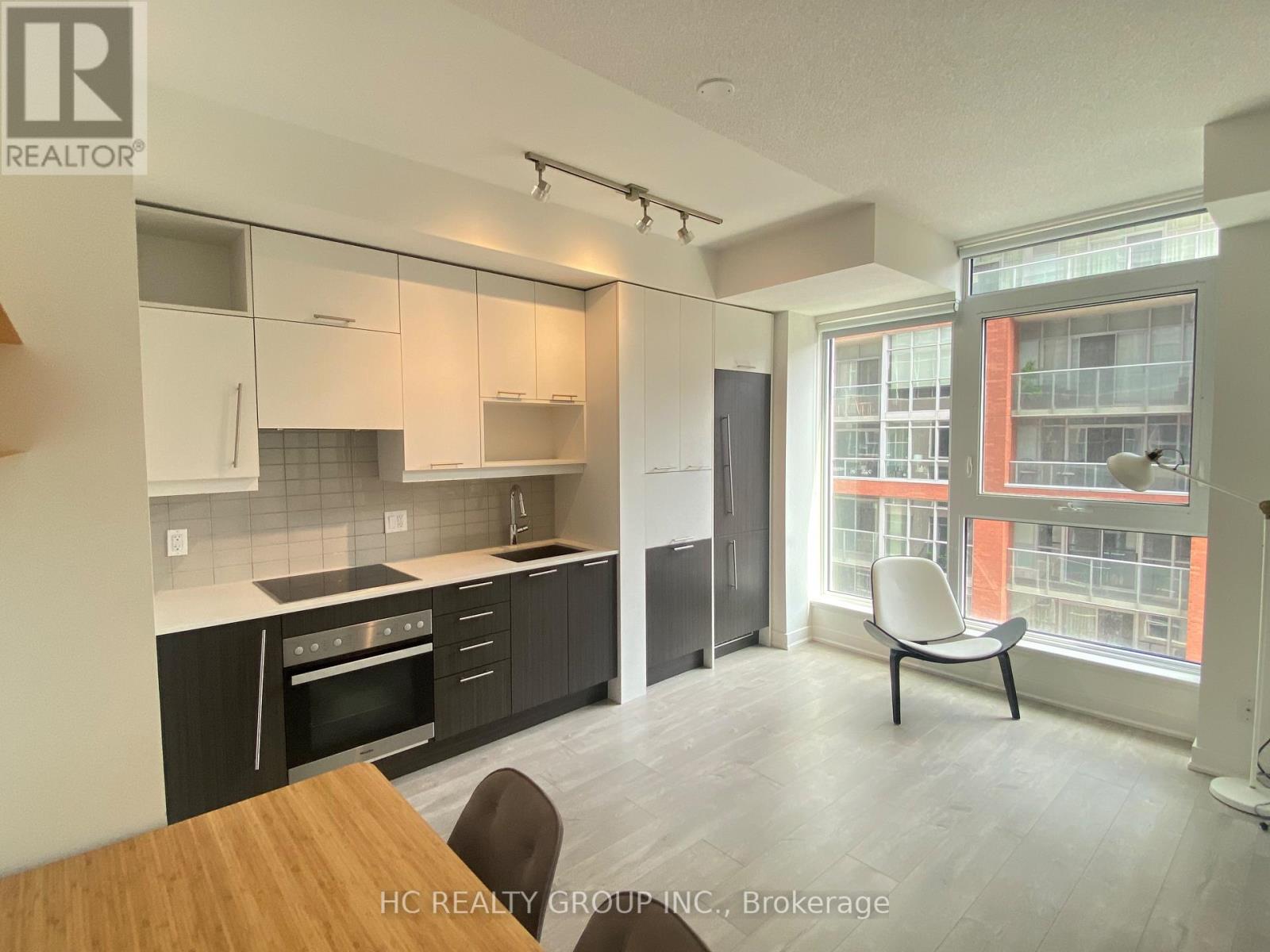 522 - 30 Nelson Street, Toronto, Ontario M5V 0H5 - Photo 5 - C12548958