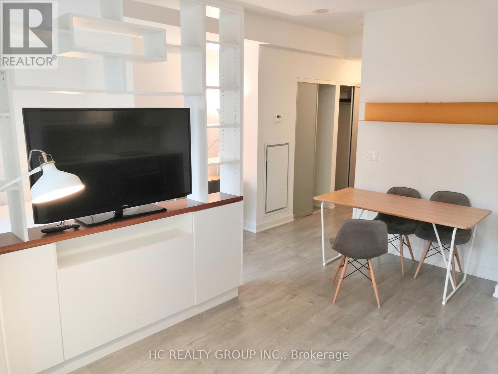 522 - 30 Nelson Street, Toronto, Ontario M5V 0H5 - Photo 8 - C12548958