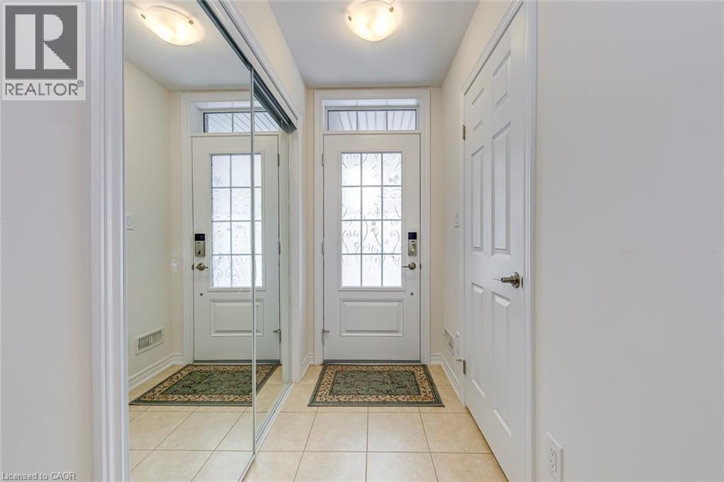 383 Grantham Common, Oakville, Ontario L6H 0P8 - Photo 2 - 40787656