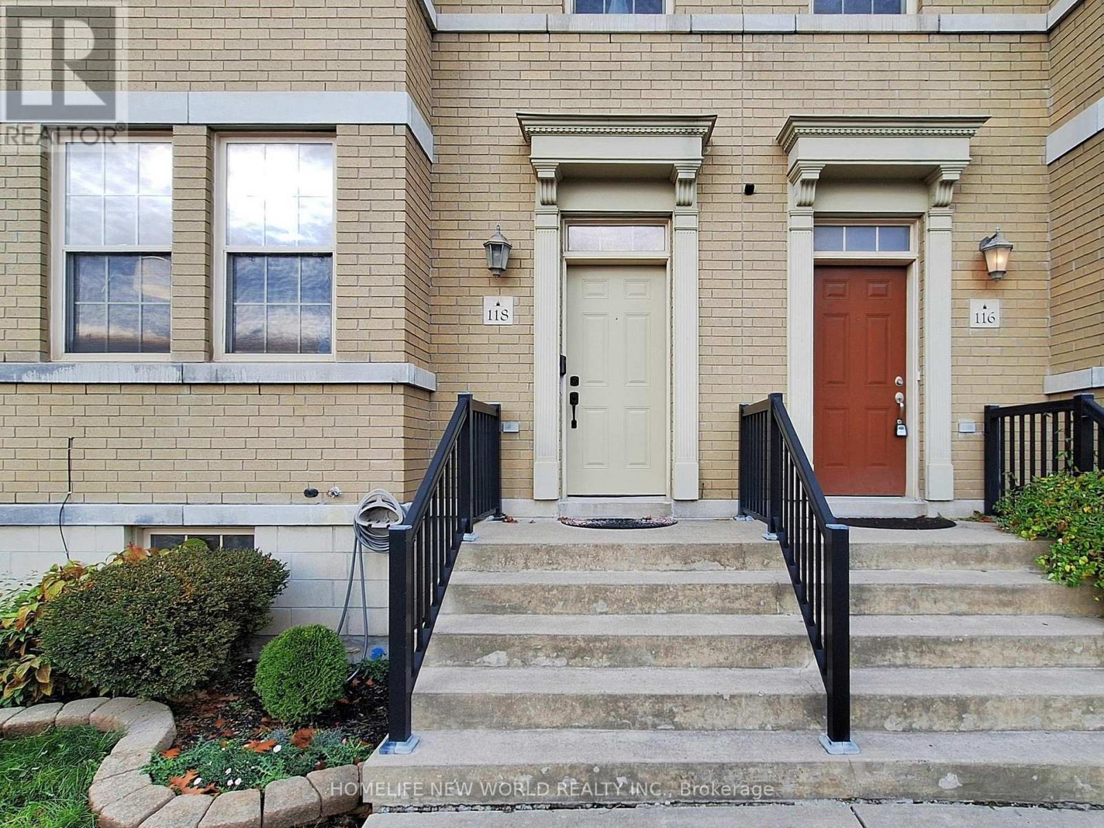 118 Betty Roman Boulevard, Markham, Ontario L6C 0C8 - Photo 2 - N12548966