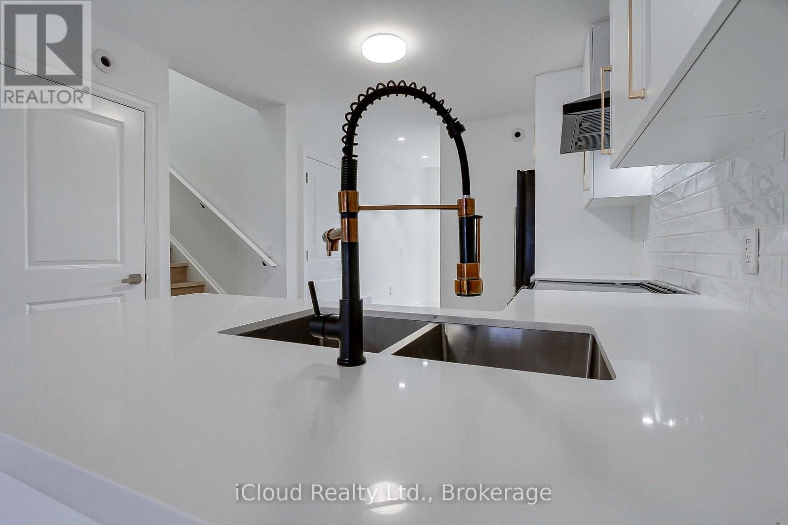 12 - 263 Barrie Street, Bradford West Gwillimbury, Ontario L3Z 1A2 - Photo 9 - N12548968