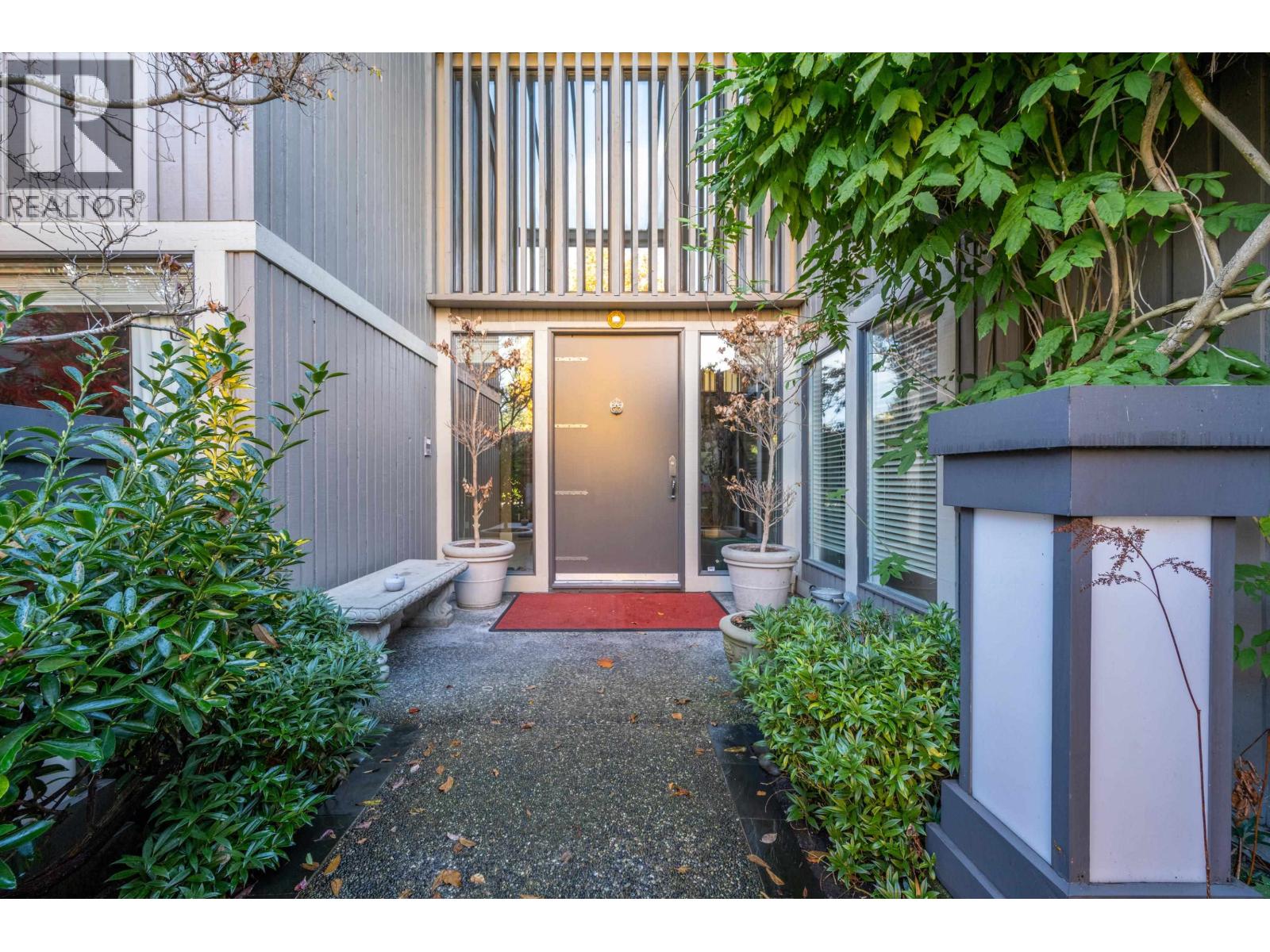 5891 Laurelwood Court, Richmond, British Columbia  V7C 5J1 - Photo 2 - R3065912