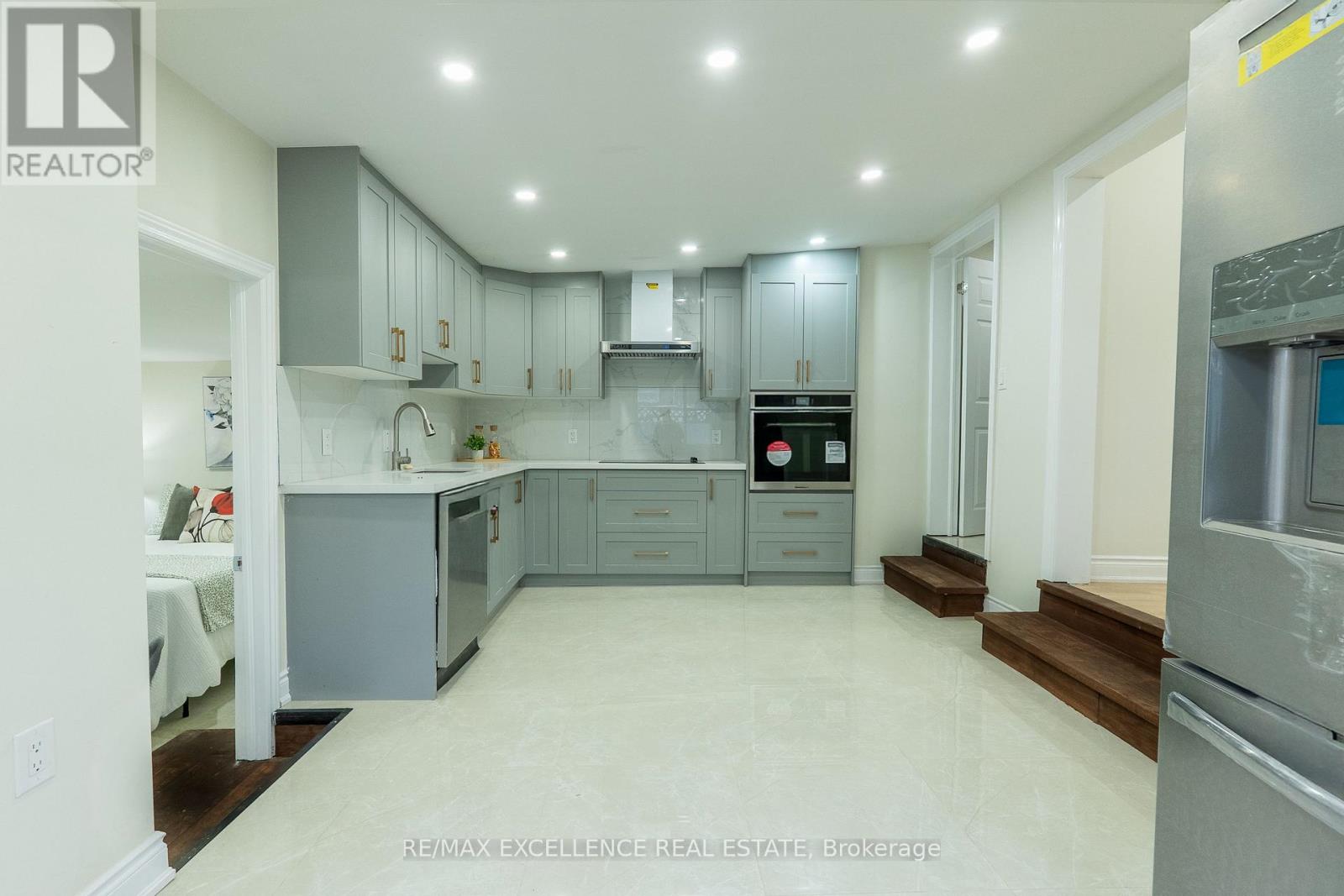 10 DRAPER STREET, Halton Hills, Ontario