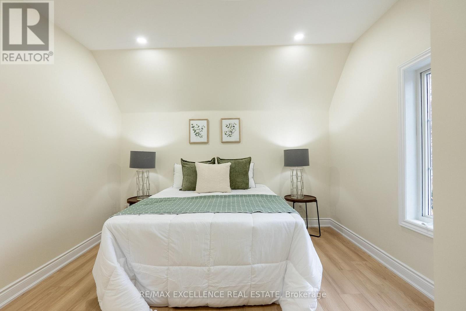 10 Draper Street, Halton Hills, Ontario L7G 3C8 - Photo 21 - W12548960