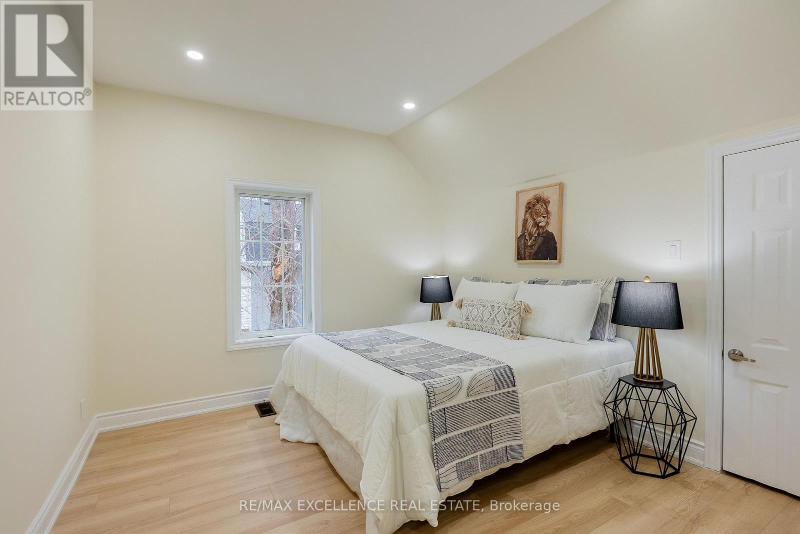 10 Draper Street, Halton Hills, Ontario L7G 3C8 - Photo 24 - W12548960