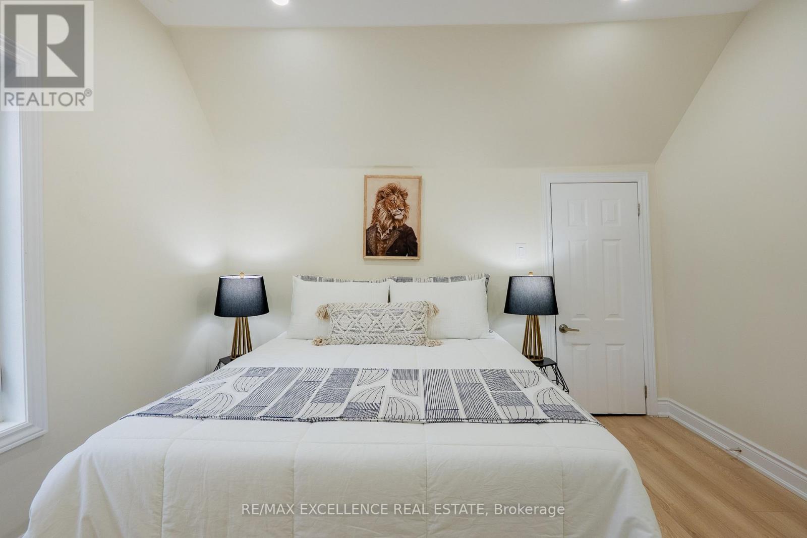 10 Draper Street, Halton Hills, Ontario L7G 3C8 - Photo 25 - W12548960