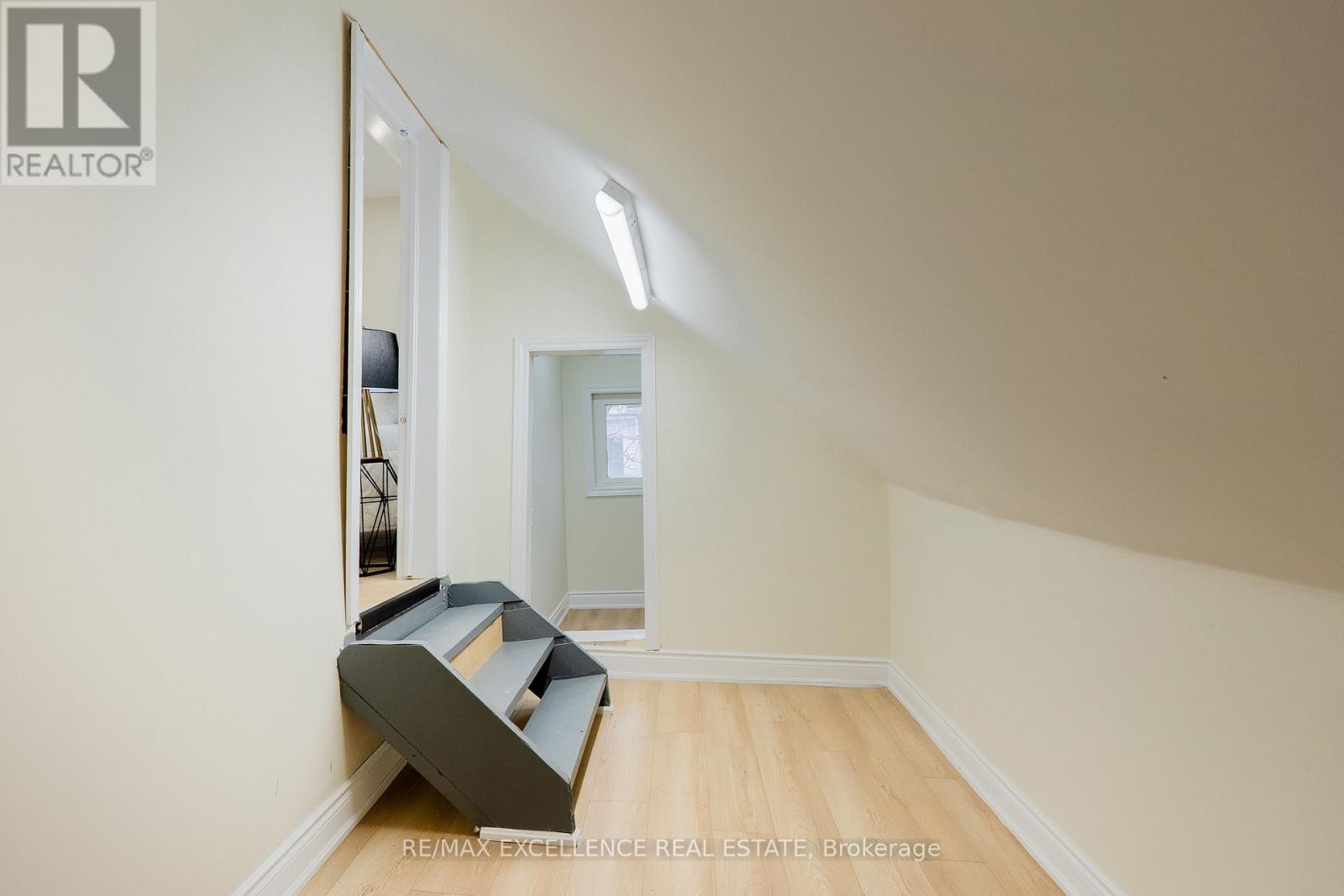 10 Draper Street, Halton Hills, Ontario L7G 3C8 - Photo 27 - W12548960