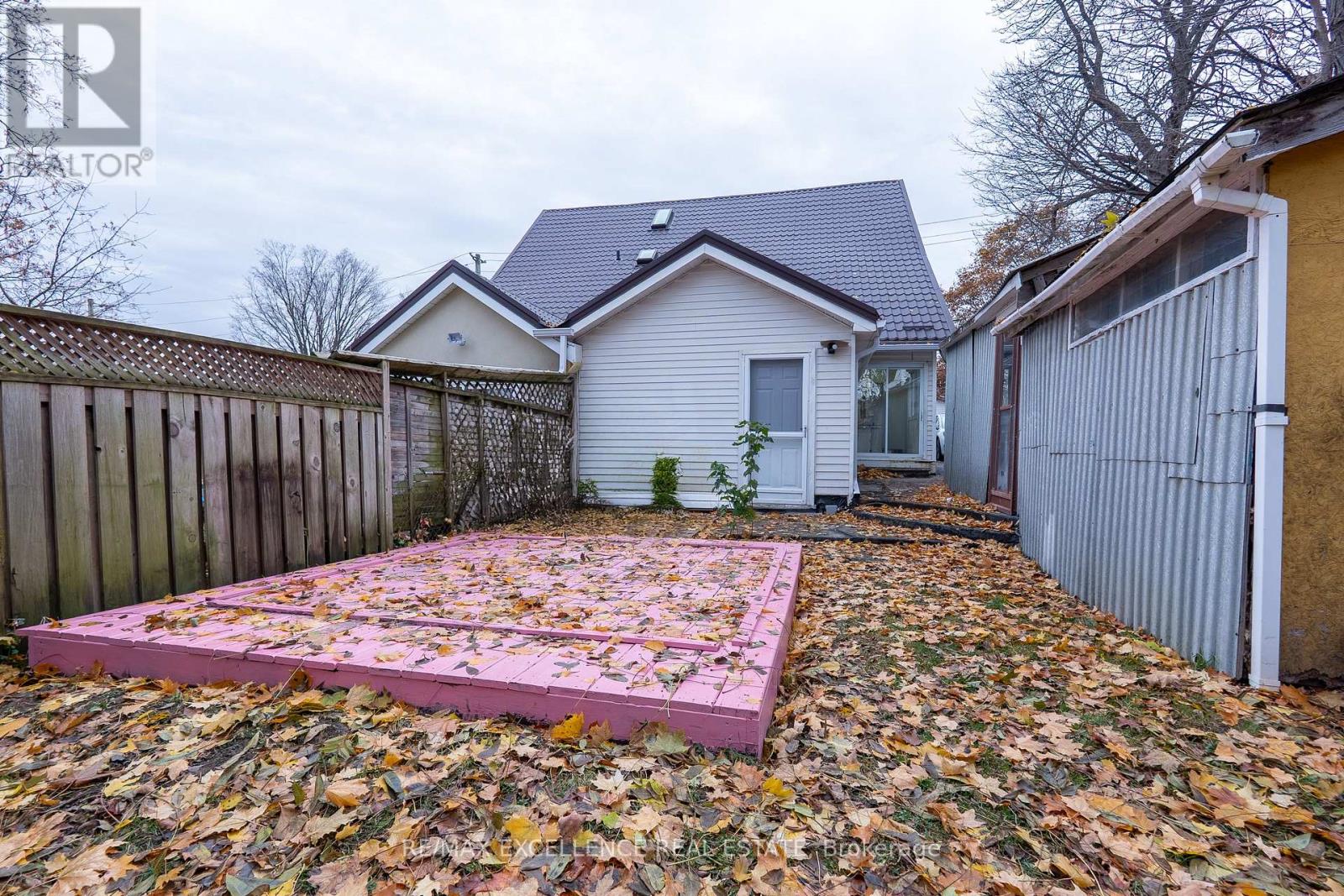 10 Draper Street, Halton Hills, Ontario L7G 3C8 - Photo 39 - W12548960