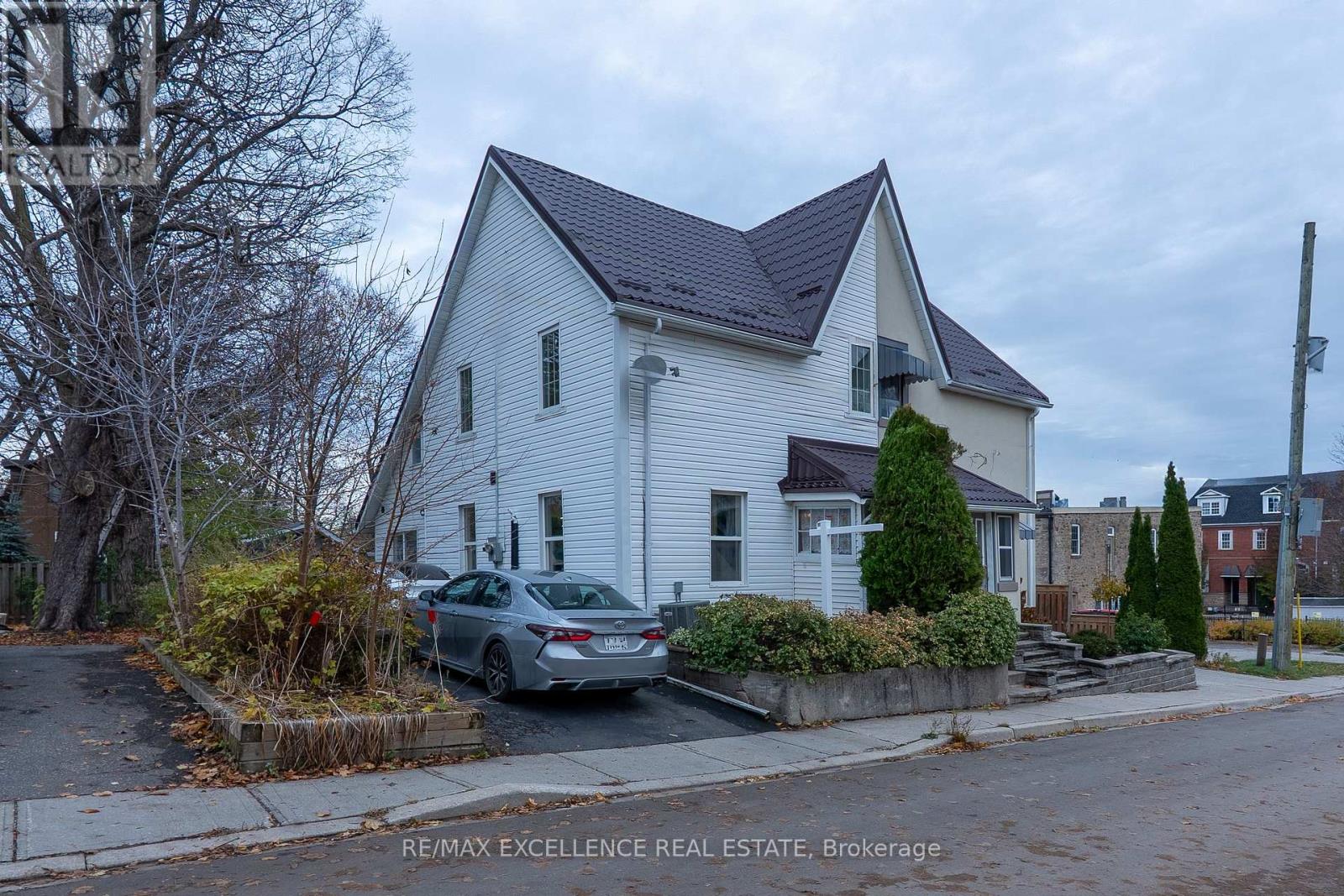 10 Draper Street, Halton Hills, Ontario L7G 3C8 - Photo 42 - W12548960