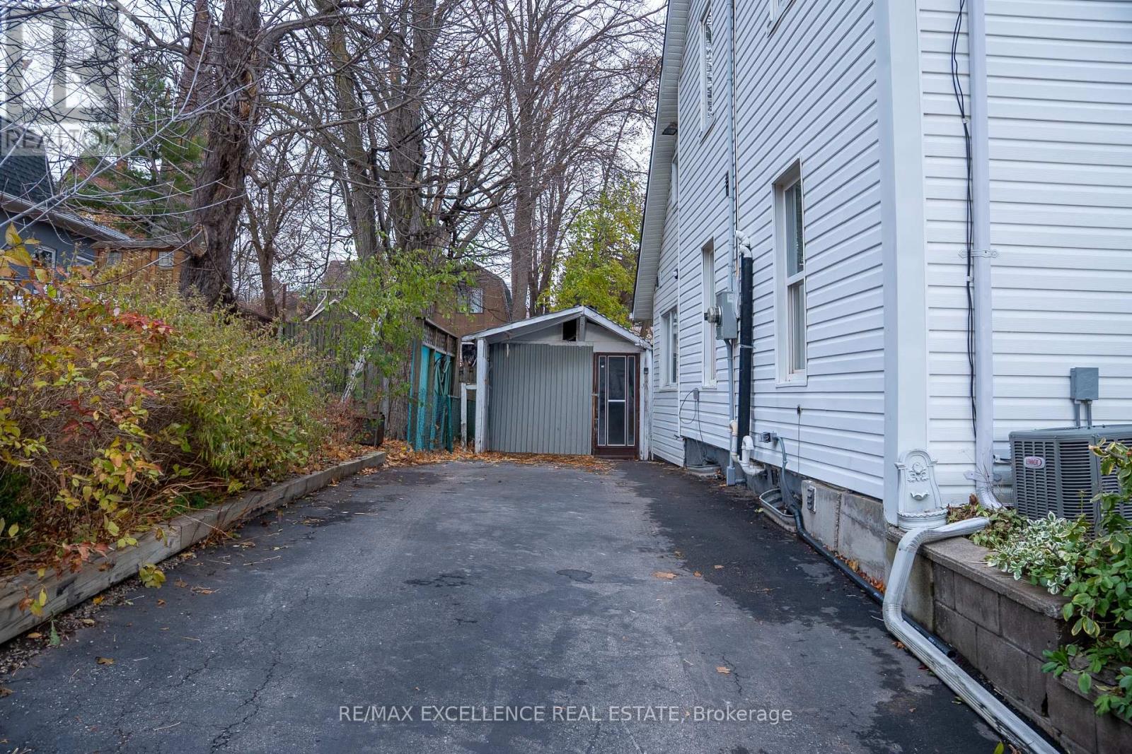 10 Draper Street, Halton Hills, Ontario L7G 3C8 - Photo 44 - W12548960