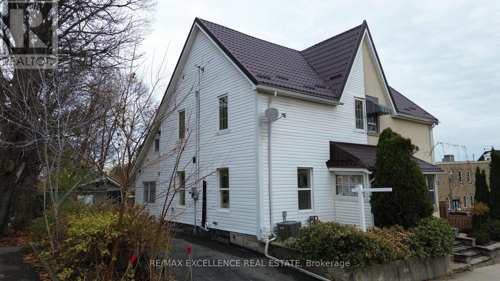 10 Draper Street, Halton Hills, Ontario L7G 3C8 - Photo 46 - W12548960