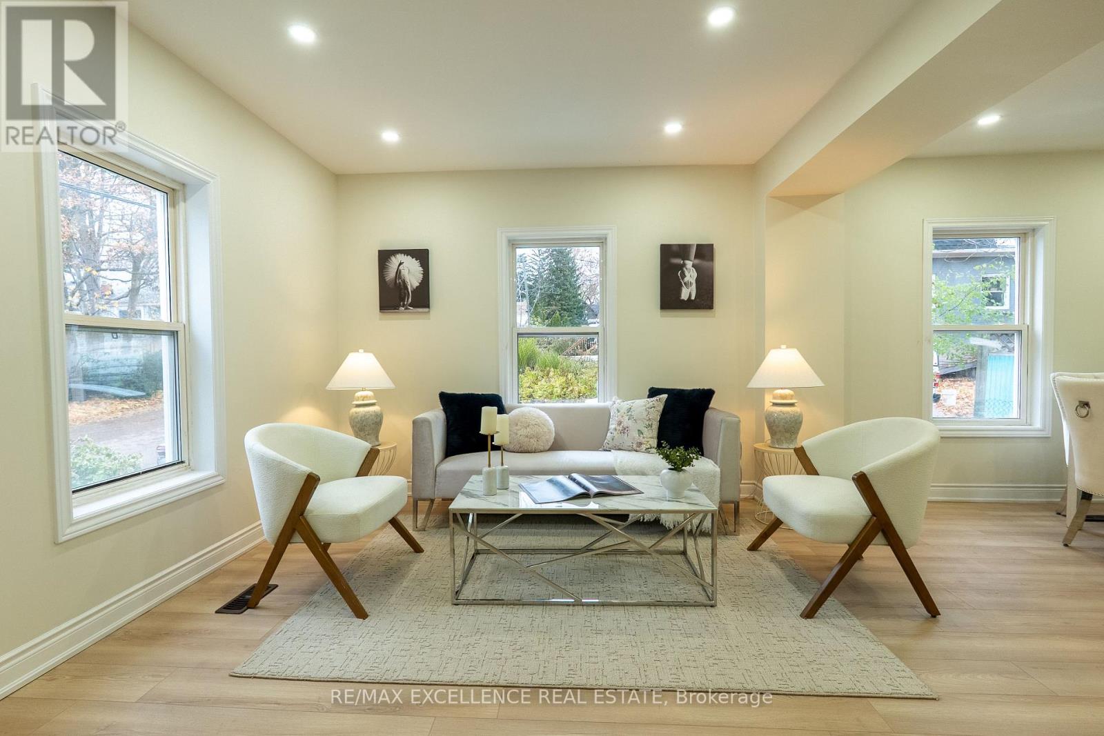 10 Draper Street, Halton Hills, Ontario L7G 3C8 - Photo 6 - W12548960