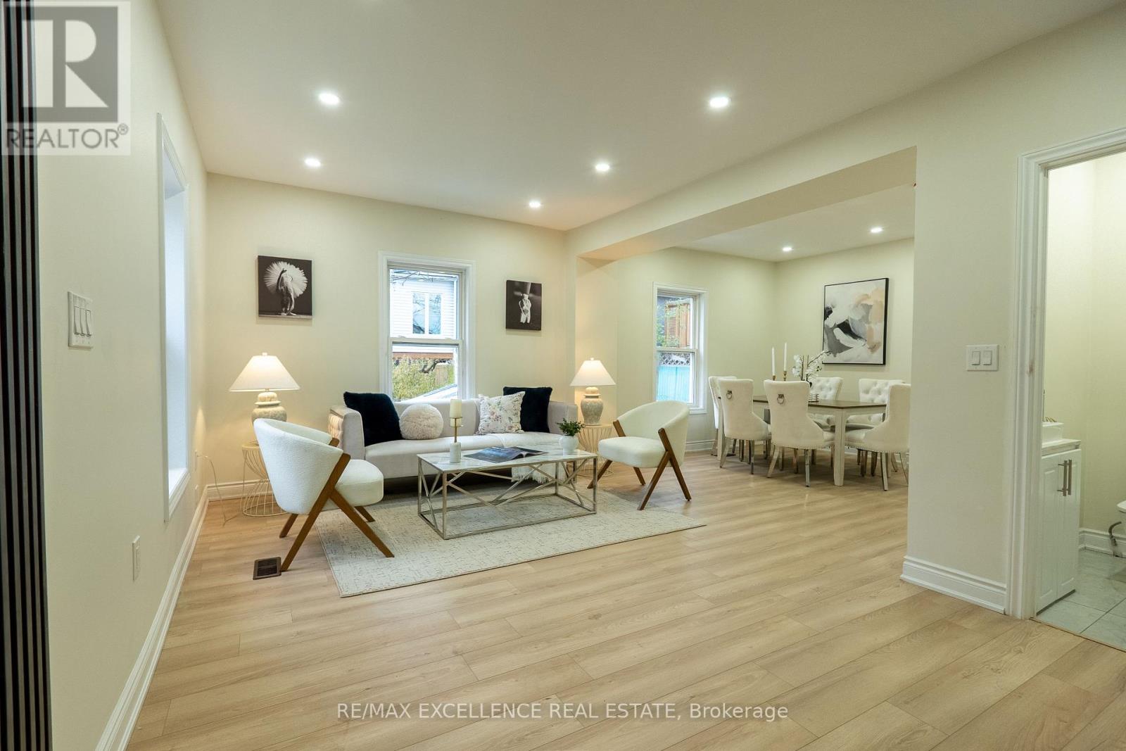 10 Draper Street, Halton Hills, Ontario L7G 3C8 - Photo 7 - W12548960