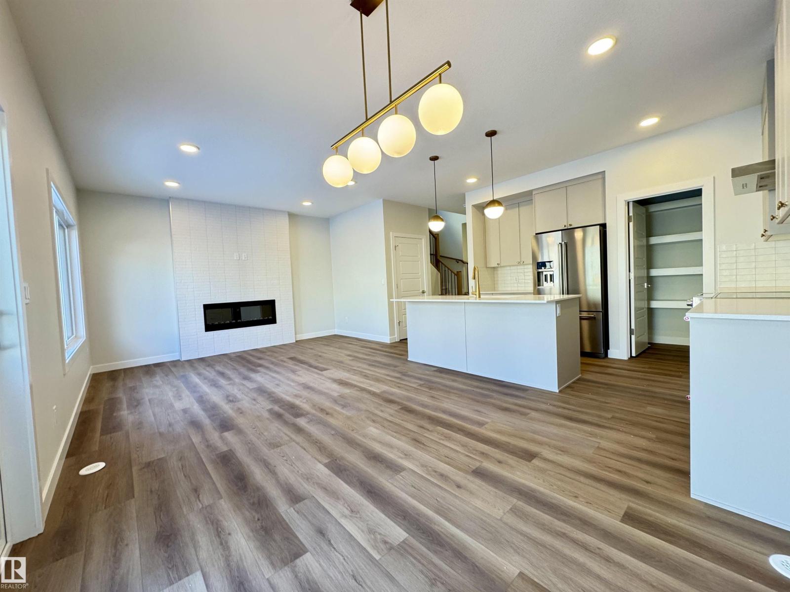 3212 Dixon Wy Sw, Edmonton, Alberta  T6W 5L3 - Photo 5 - E4465784