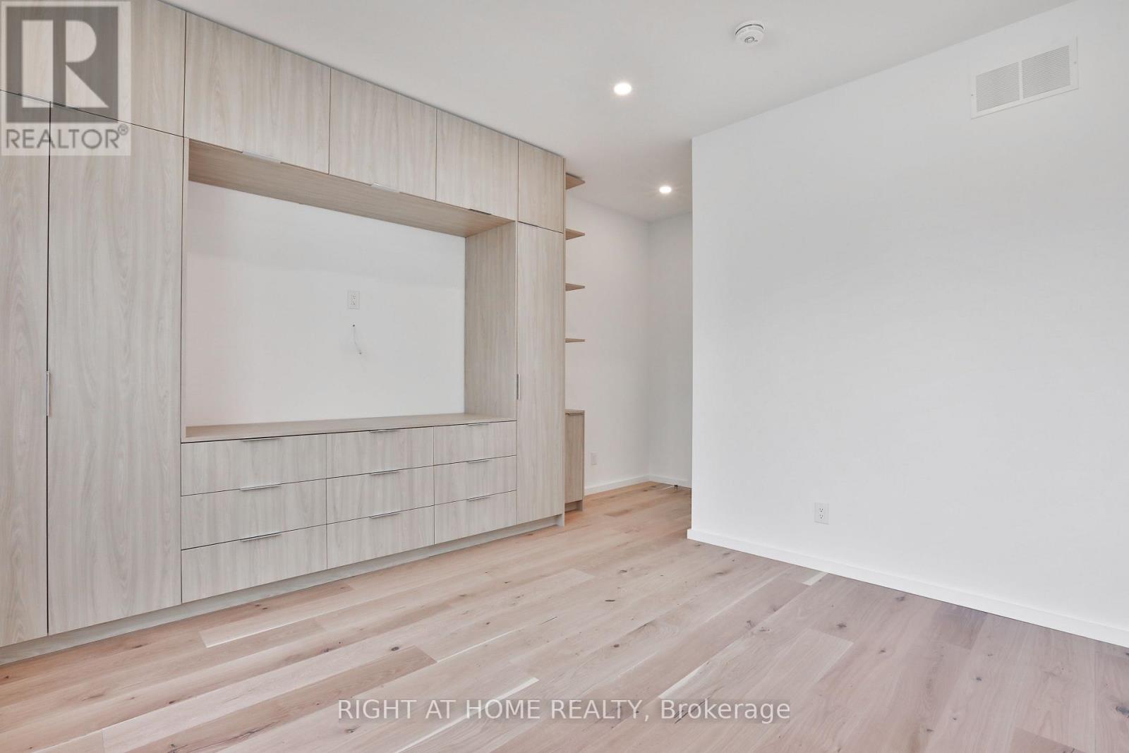 1 - 68 Foxley Street, Toronto, Ontario  M6J 1R2 - Photo 12 - C12548988
