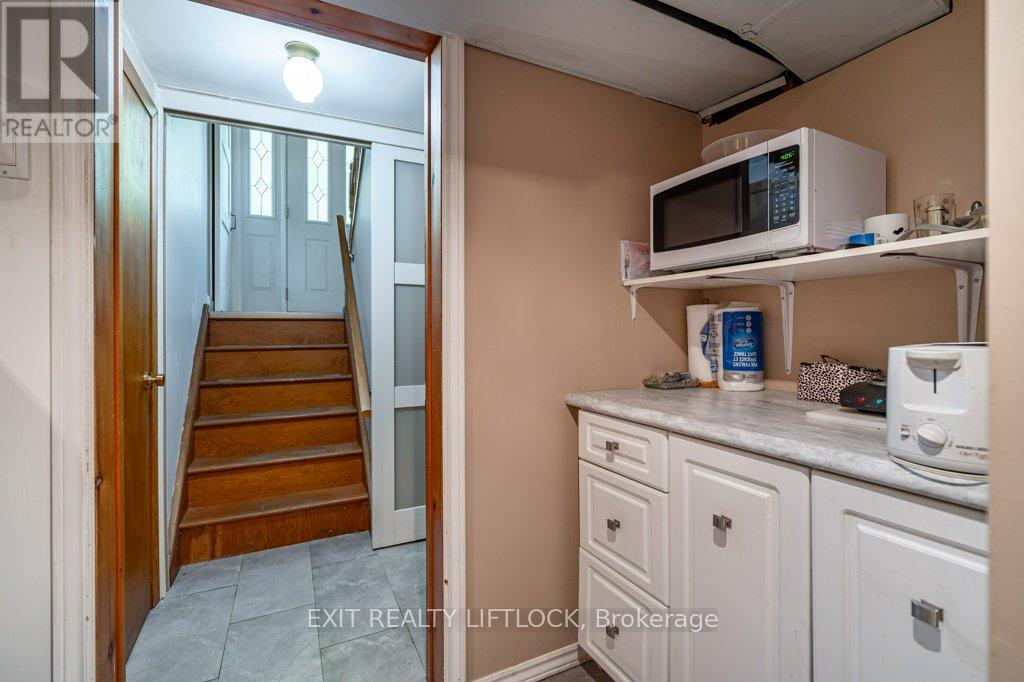 39 Beechwood Drive, Peterborough, Ontario  K9J 1M2 - Photo 18 - X12439499