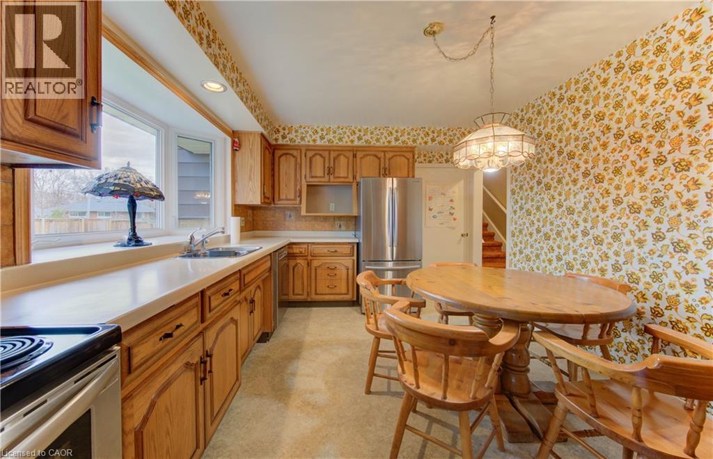 26 Camden Place, Kitchener, Ontario  N2B 1P8 - Photo 12 - 40788575