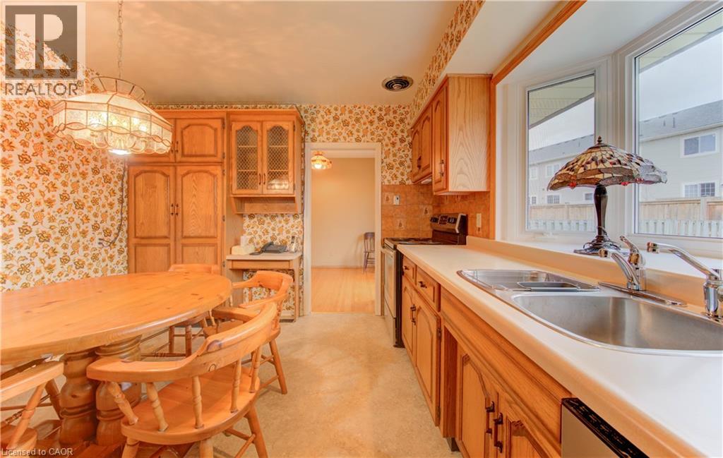 26 Camden Place, Kitchener, Ontario  N2B 1P8 - Photo 14 - 40788575