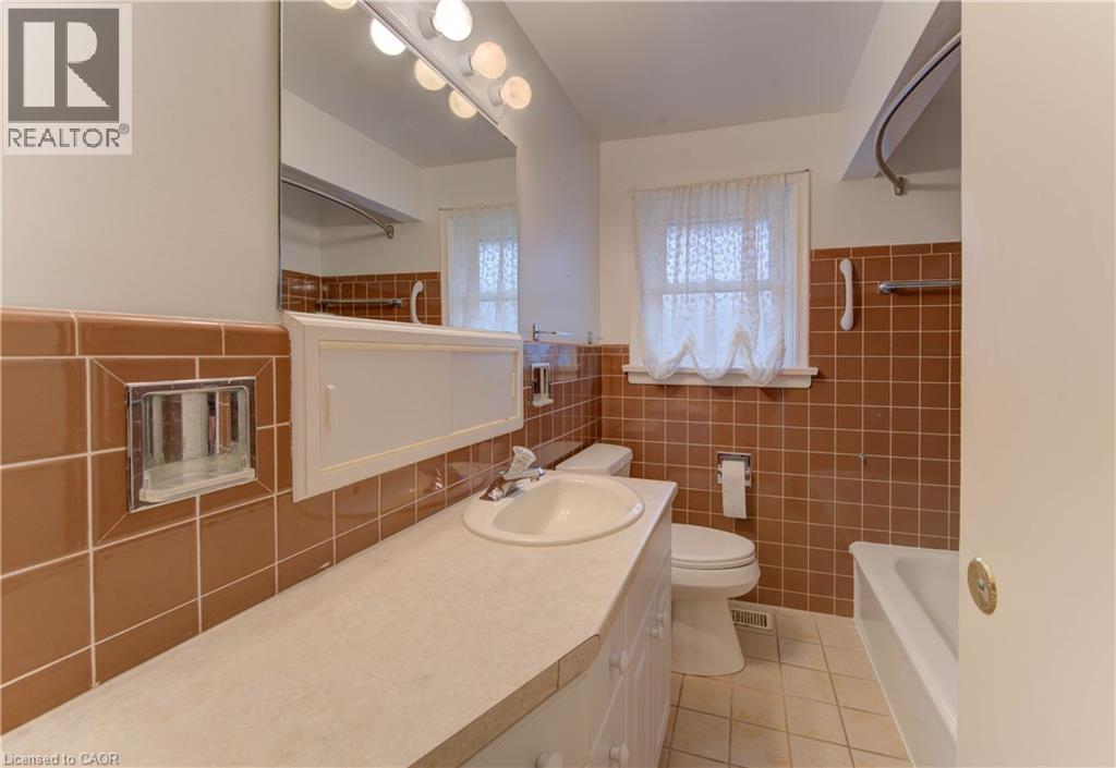 26 Camden Place, Kitchener, Ontario  N2B 1P8 - Photo 22 - 40788575