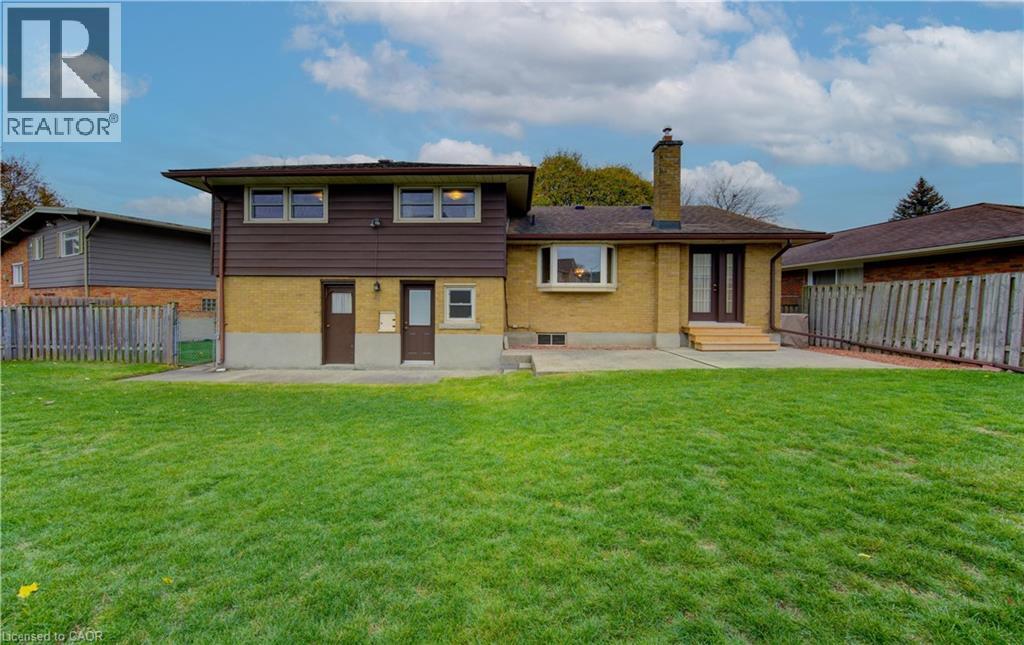 26 Camden Place, Kitchener, Ontario  N2B 1P8 - Photo 3 - 40788575