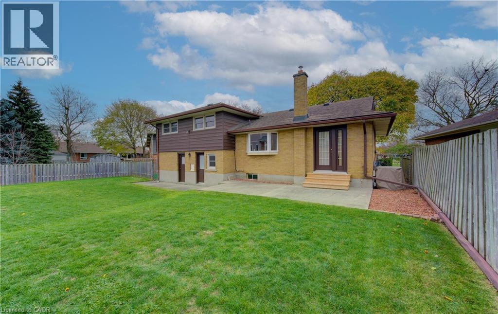 26 Camden Place, Kitchener, Ontario  N2B 1P8 - Photo 4 - 40788575