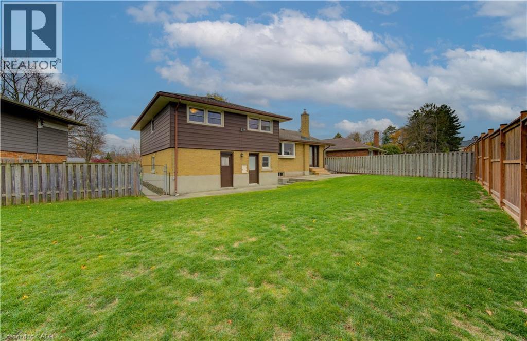 26 Camden Place, Kitchener, Ontario  N2B 1P8 - Photo 6 - 40788575