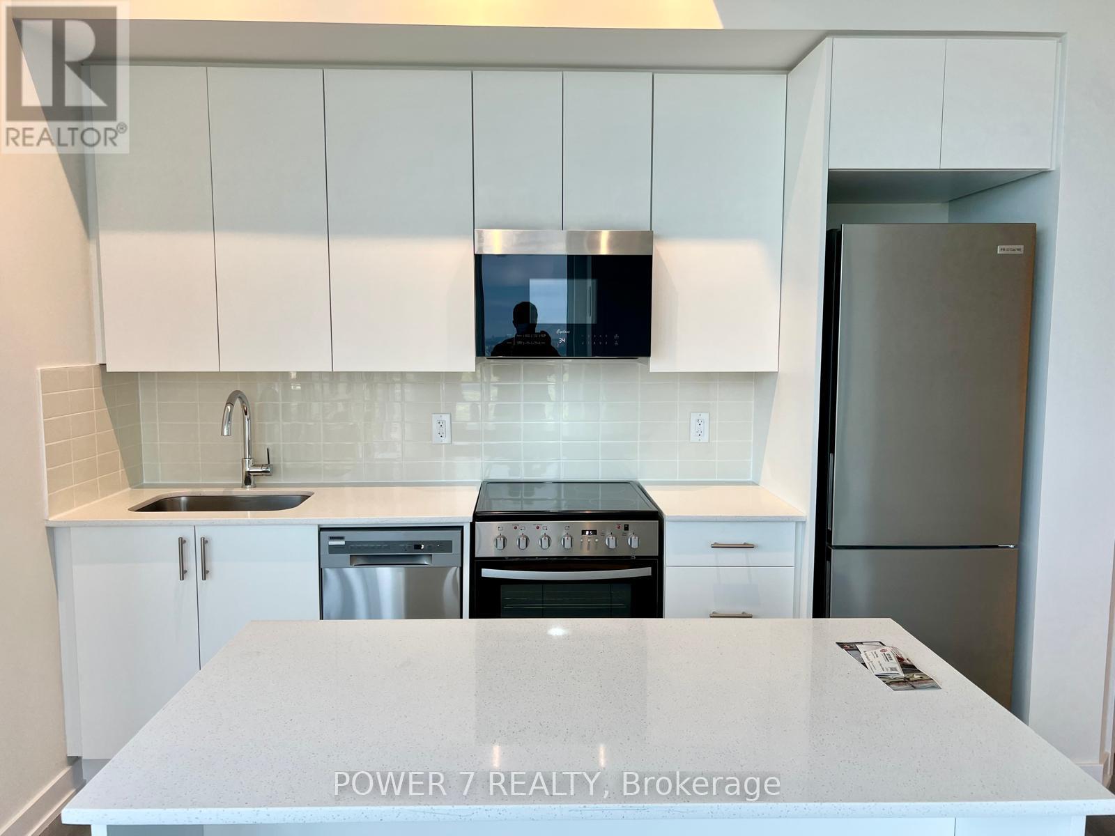 Lph02 - 15 Ellerslie Avenue, Toronto, Ontario  M2N 0L7 - Photo 3 - C12548998