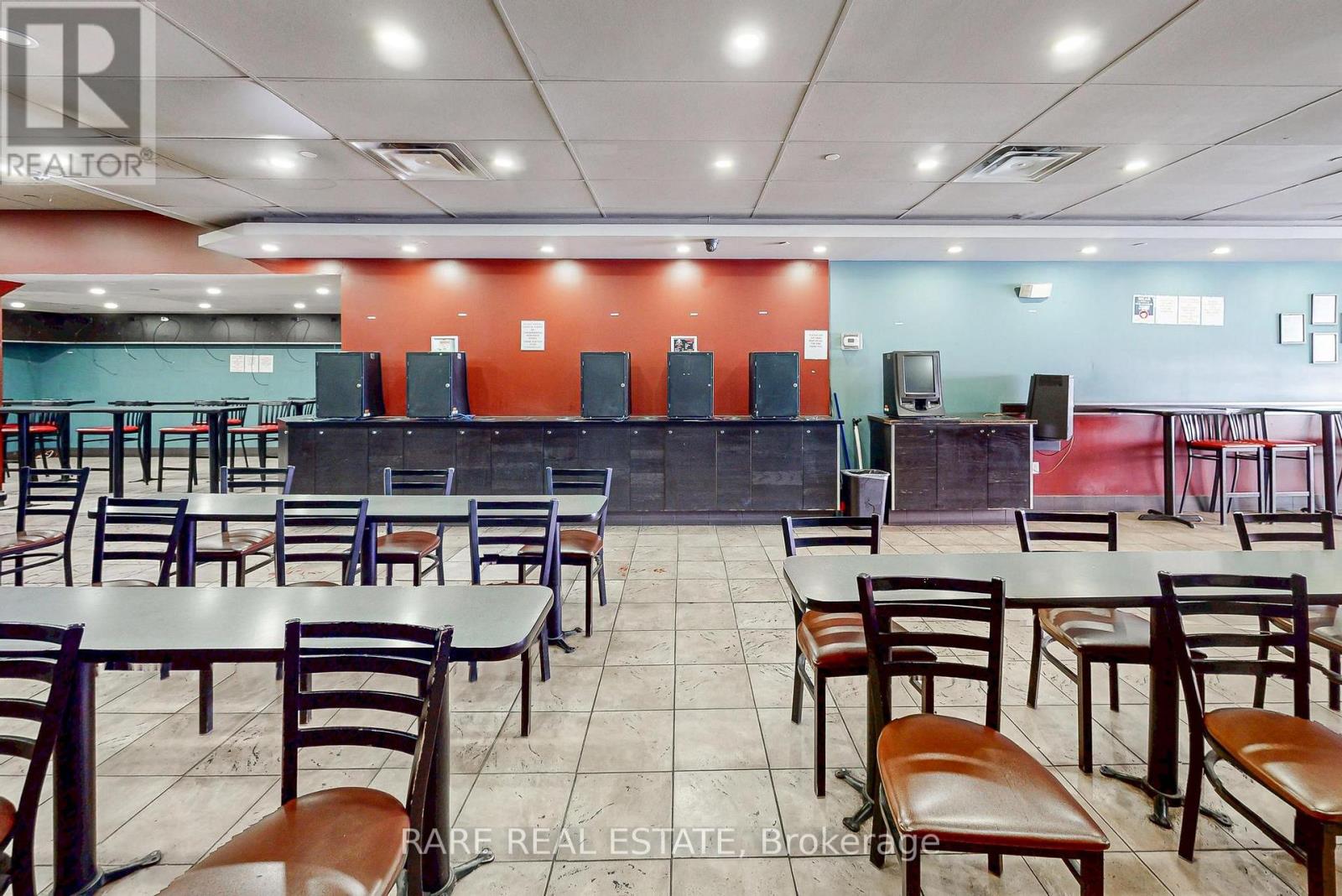 1861 Eglinton Avenue W, Toronto, Ontario M6E 2J3 - Photo 12 - W12548994