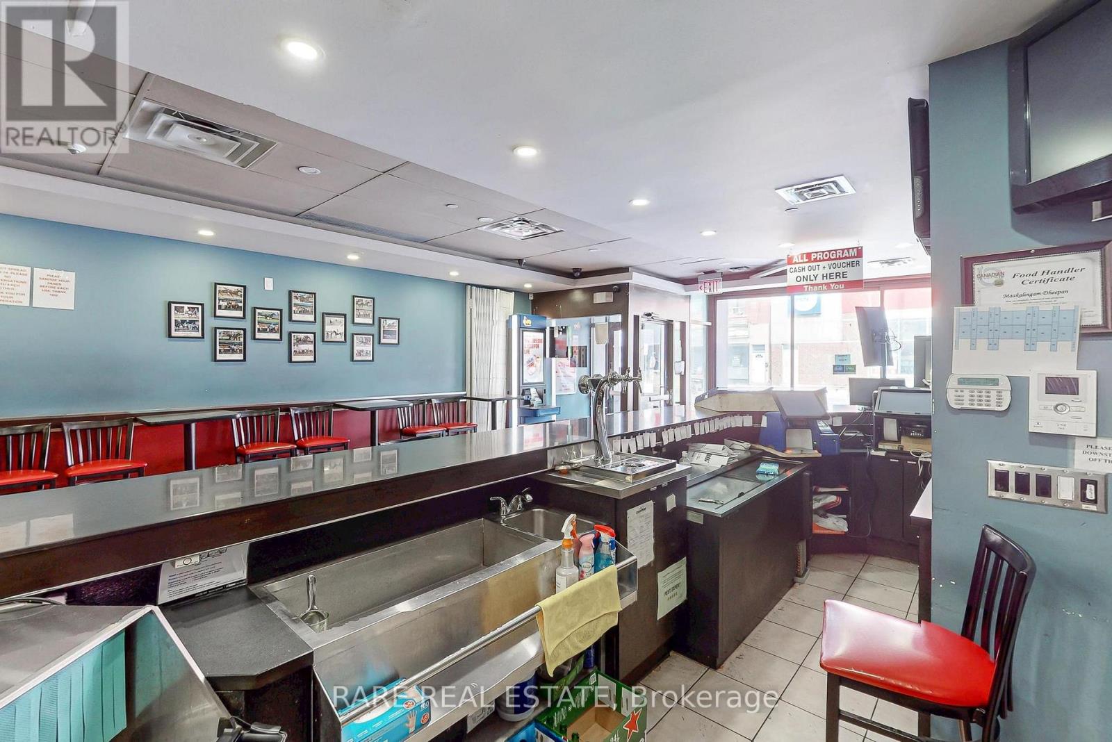 1861 Eglinton Avenue W, Toronto, Ontario M6E 2J3 - Photo 6 - W12548994