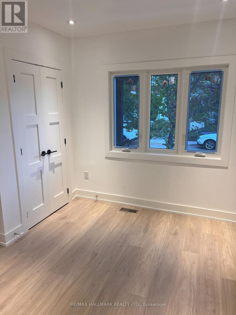 709 Willard Avenue, Toronto, Ontario M6S 3S7 - Photo 5 - W12549002